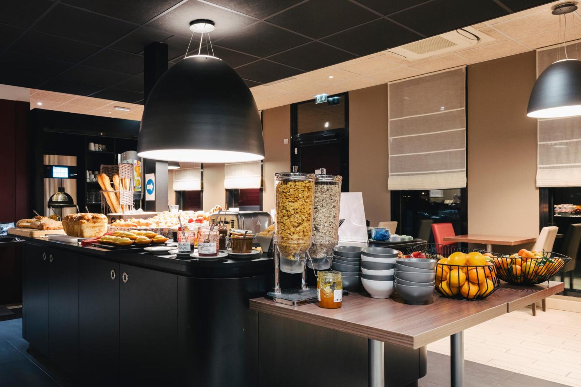 Ibis Centre Rive Gauche Mermoz 3*