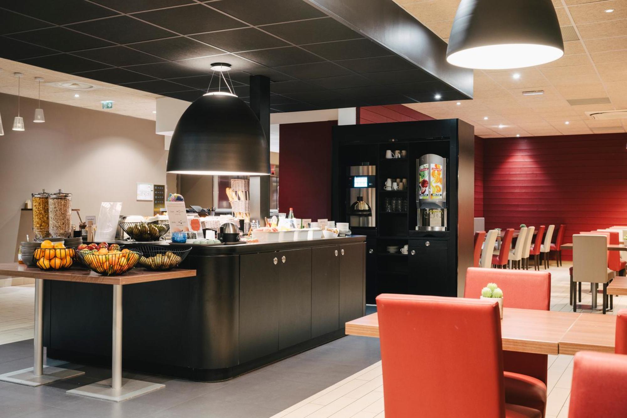 Ibis Centre Rive Gauche Mermoz Hotel 3*
