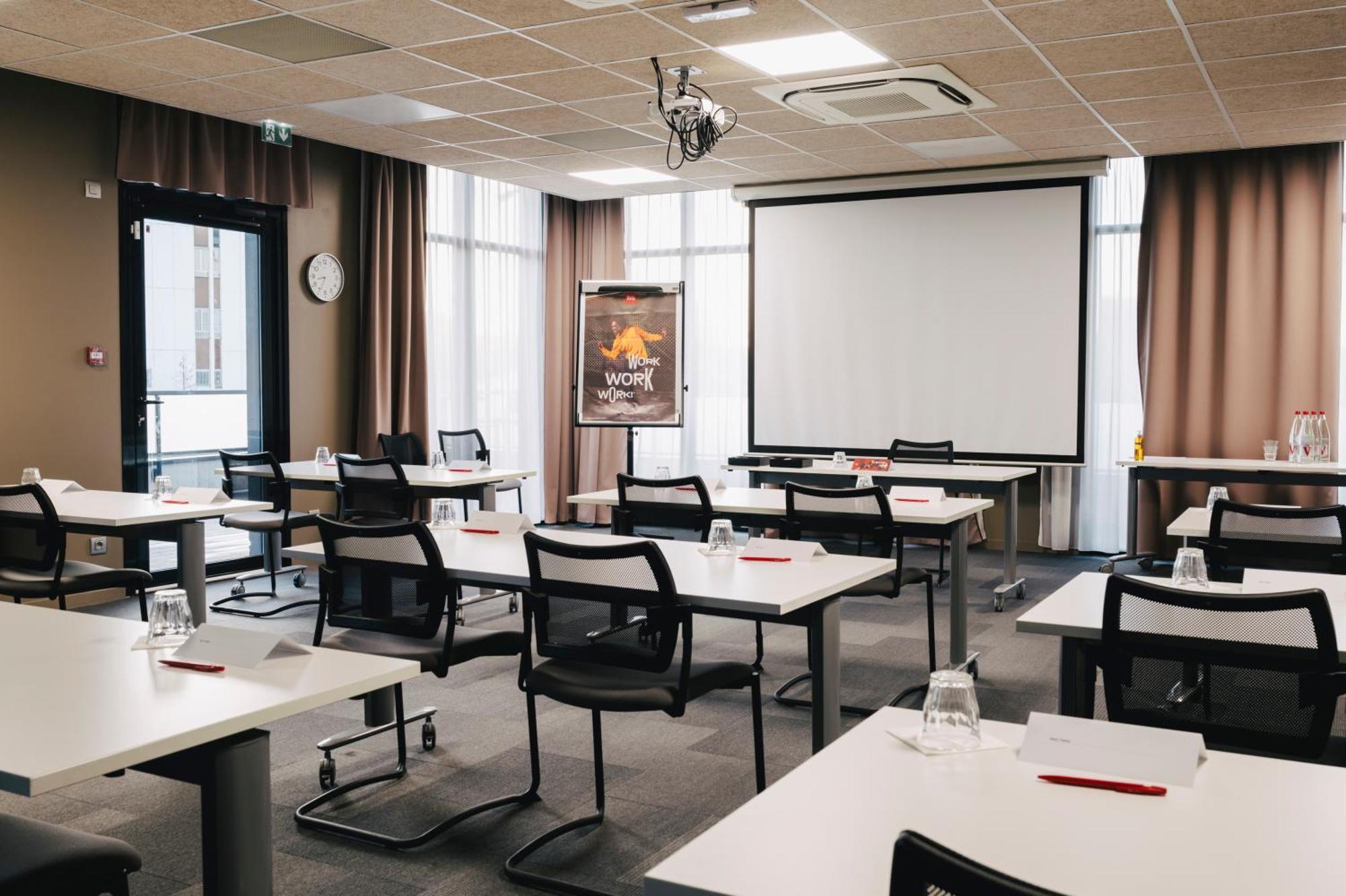 Hotel Ibis Centre Rive Gauche Mermoz 3*