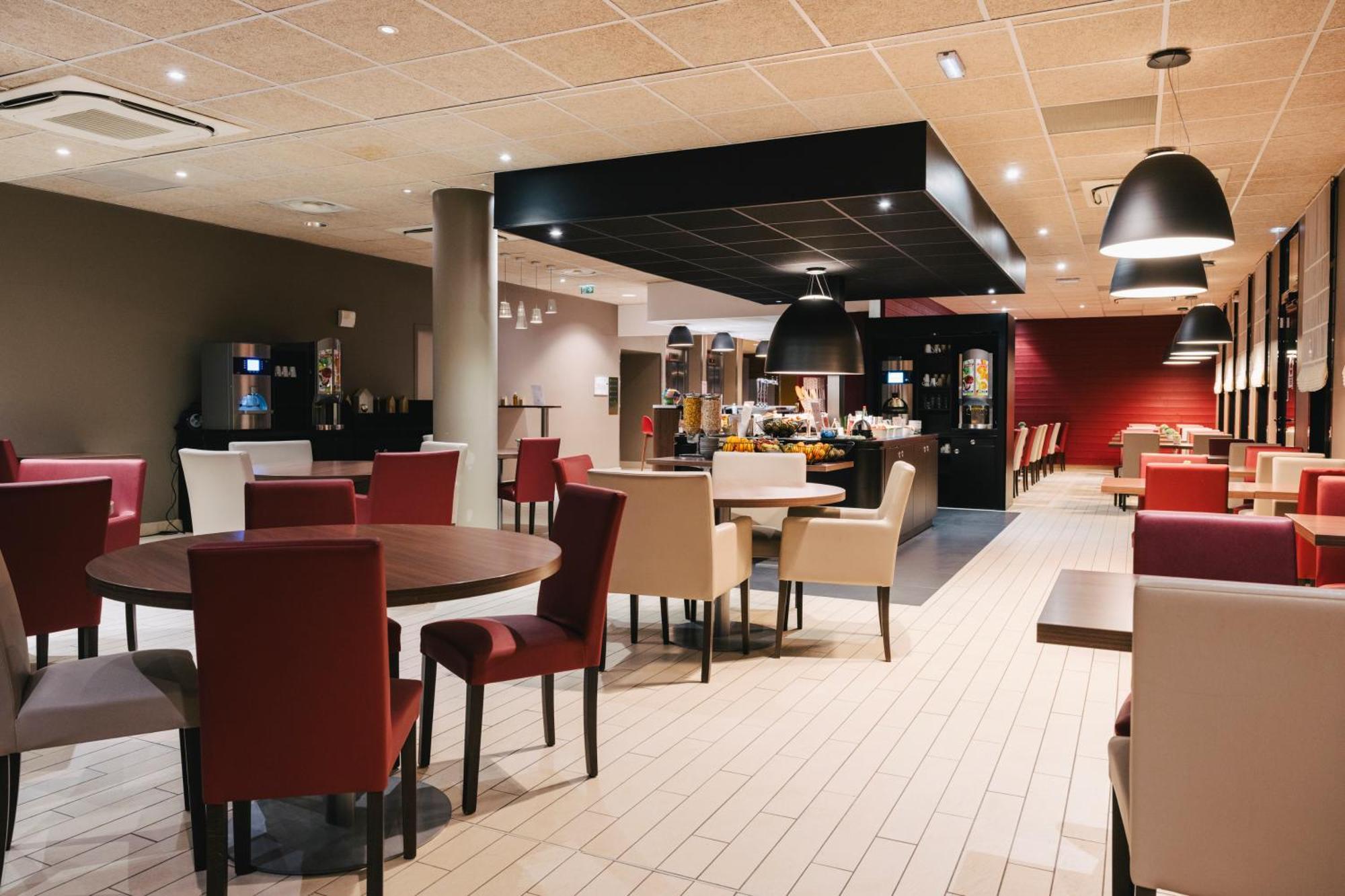 Ibis Centre Rive Gauche Mermoz 3*