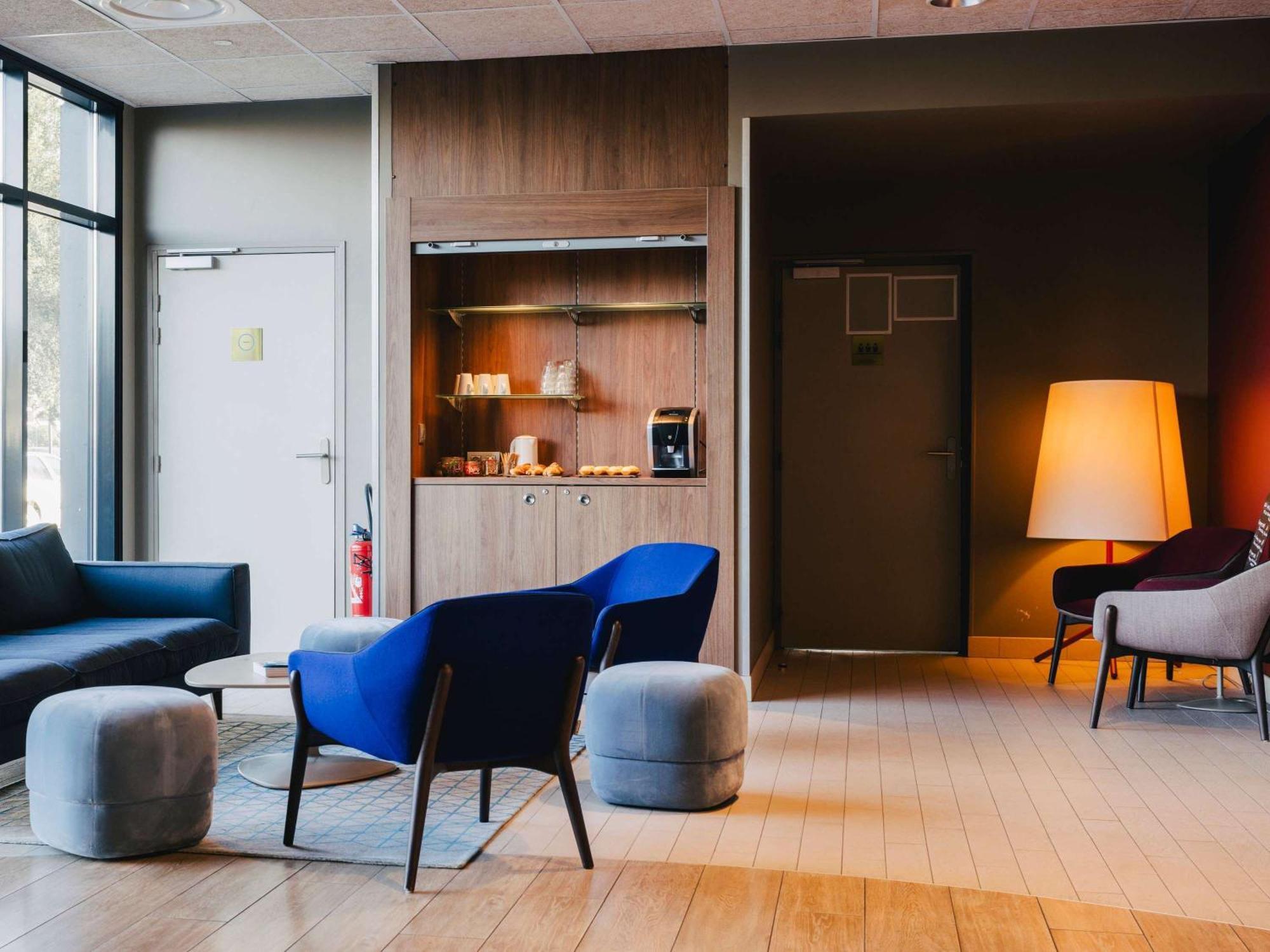 Ibis Centre Rive Gauche Mermoz Hotel 3*