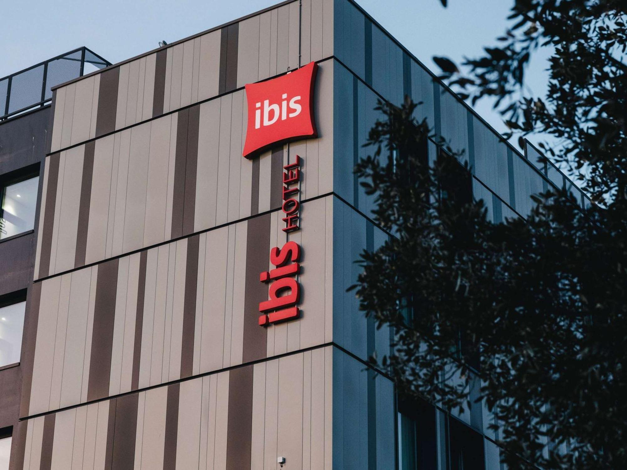 Ibis Centre Rive Gauche Mermoz Hotel