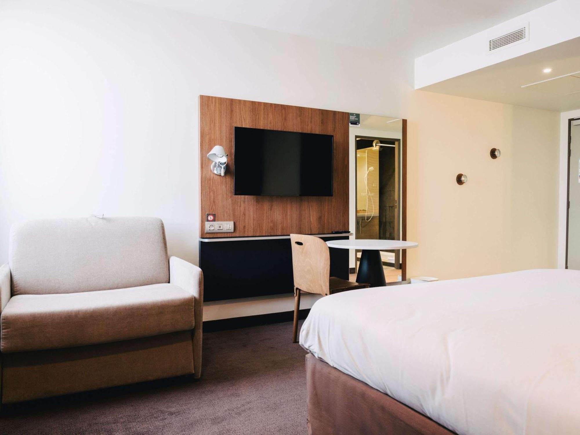 Hotel Campanile Mermoz 3*